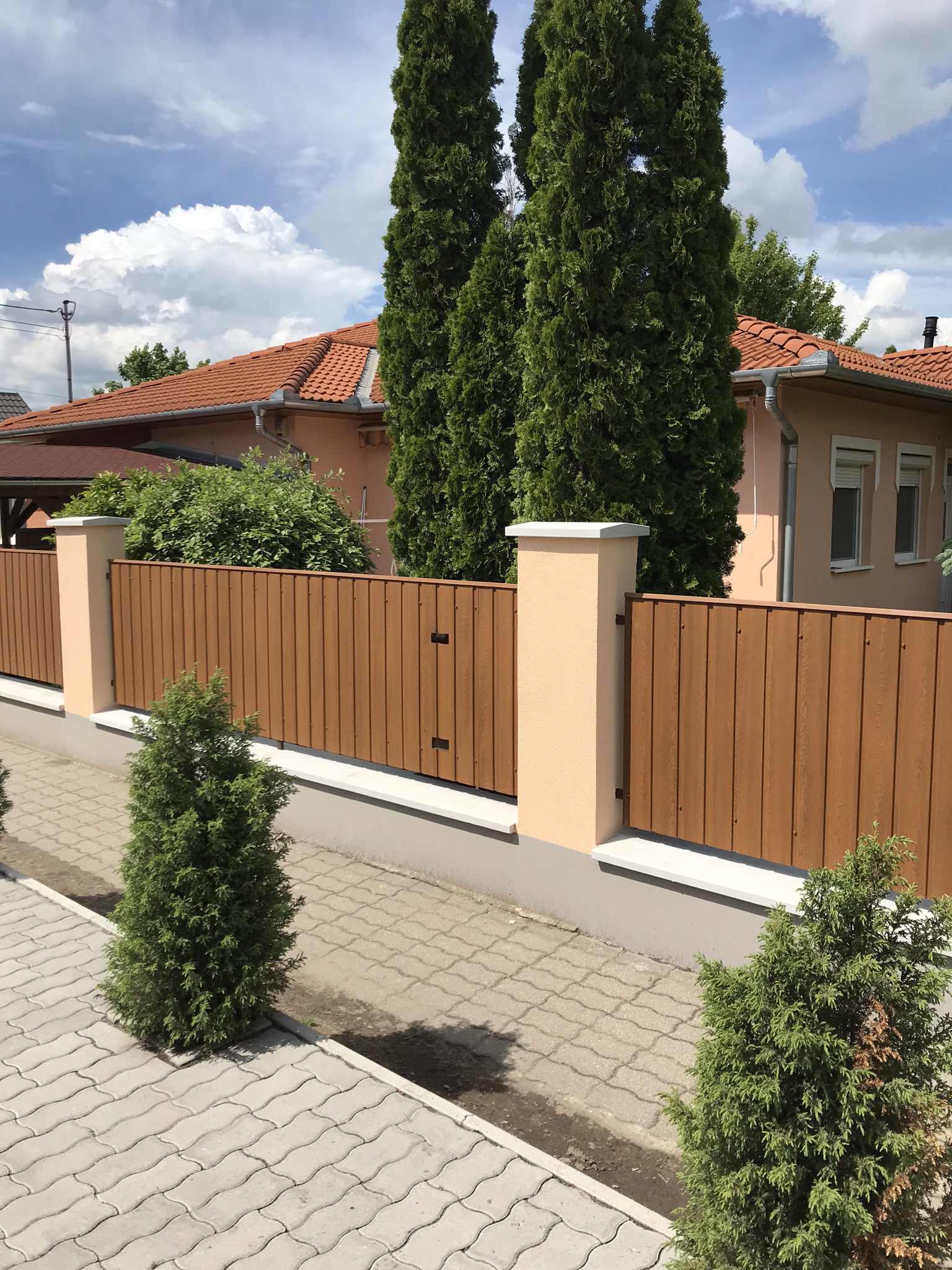 Dkeszi kerítés Mátyás király u